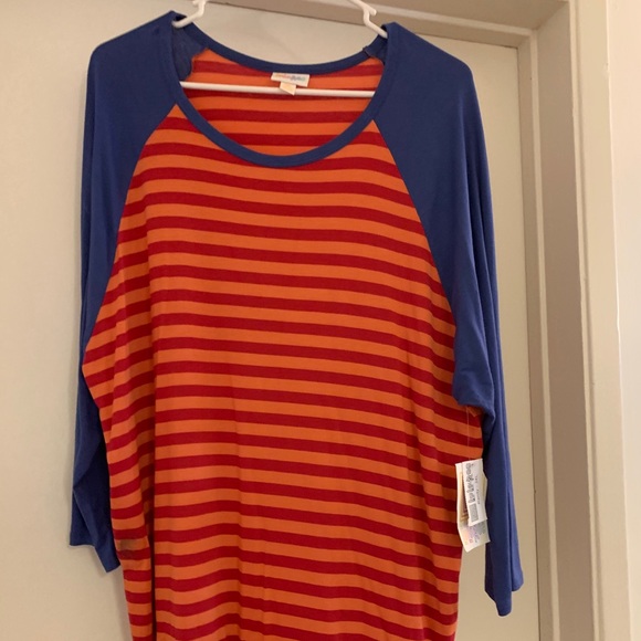 LulaRoe Randy Shirt - Picture 3 of 4
